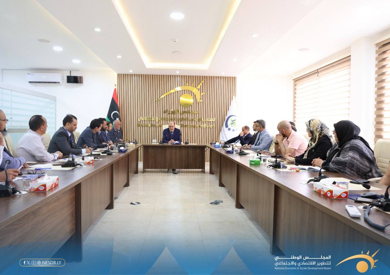 الوطن للجميع محور اجتماع مدير عام المجلس برؤساء الوحدات الإدارية