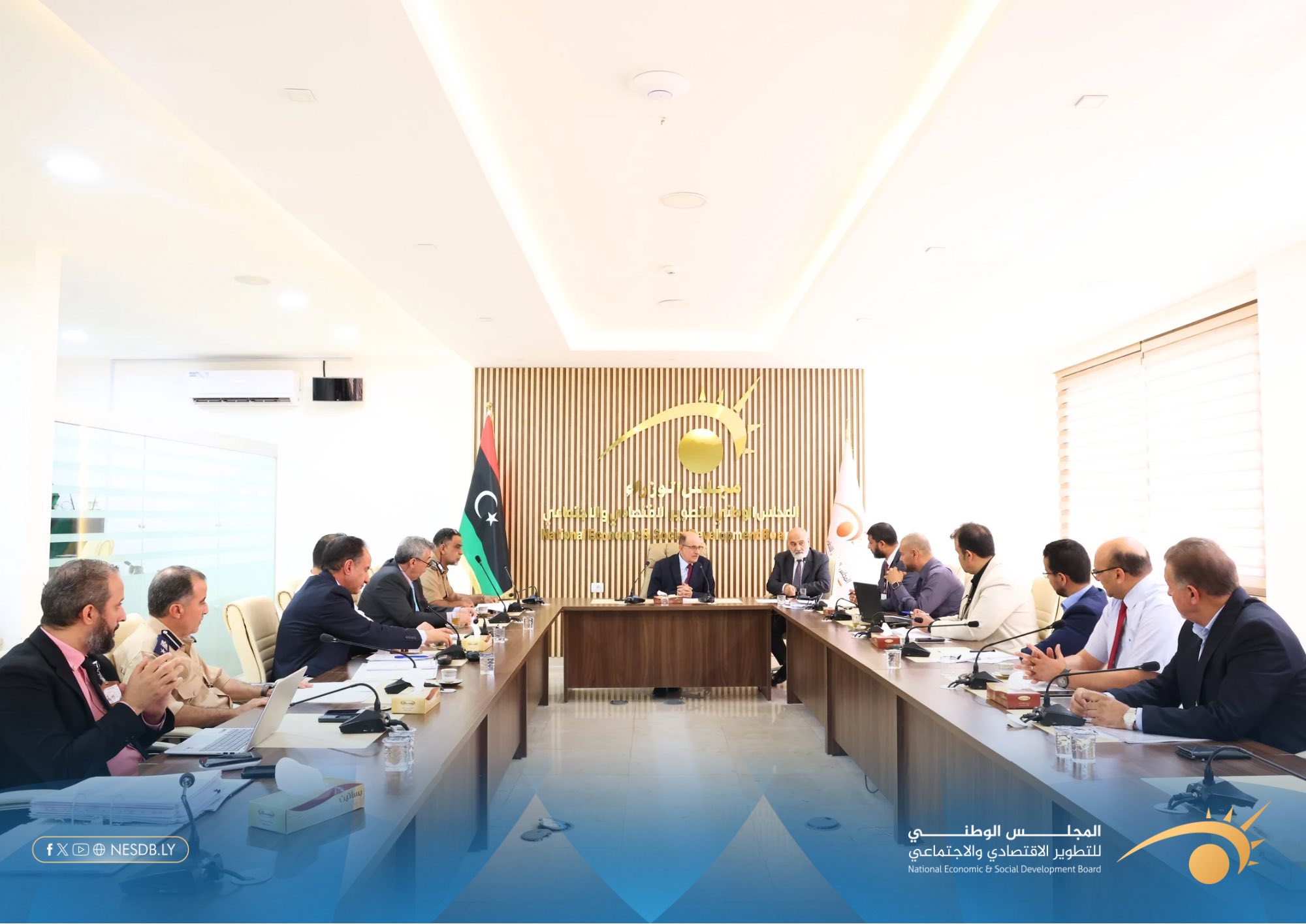 اللجنة التوجيهية العليا لمشروع الاستراتيجية الوطنية للتعامل مع الأزمات والكوارث تعقد اجتماعها الدوري.