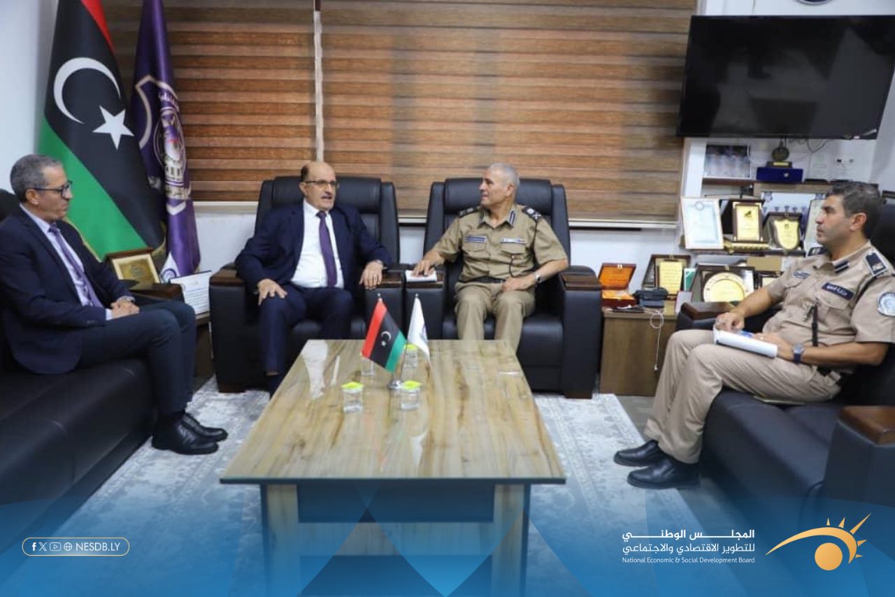 مدير عام المجلس يزور مصلحة الجوازات والجنسية للاطلاع على آليات إصدار الجوازات والبحث في خطط التطوير