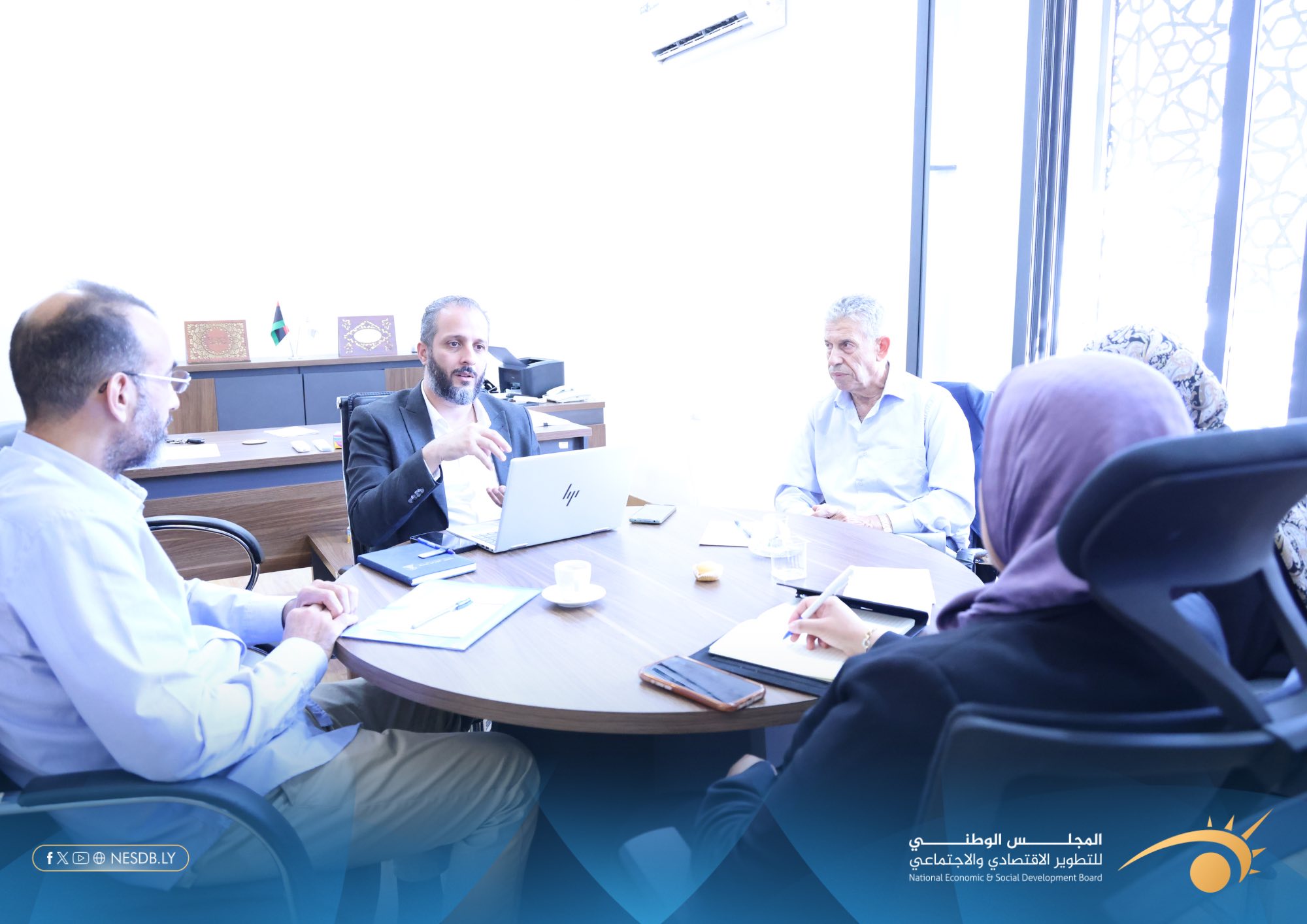 التحديات التي تواجه مفوضية المجتمع المدني والجمعيات الأهلية والمنظمات الغير حكومية الدولية ضمن اهتمامات عمل المجلس.